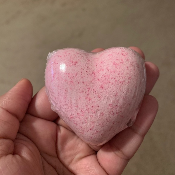 Heart shaped Bath Bomb - Picture 1 of 2